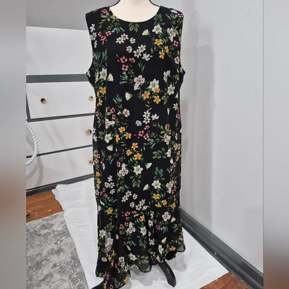 Calvin Klein - Picture 1 of 10